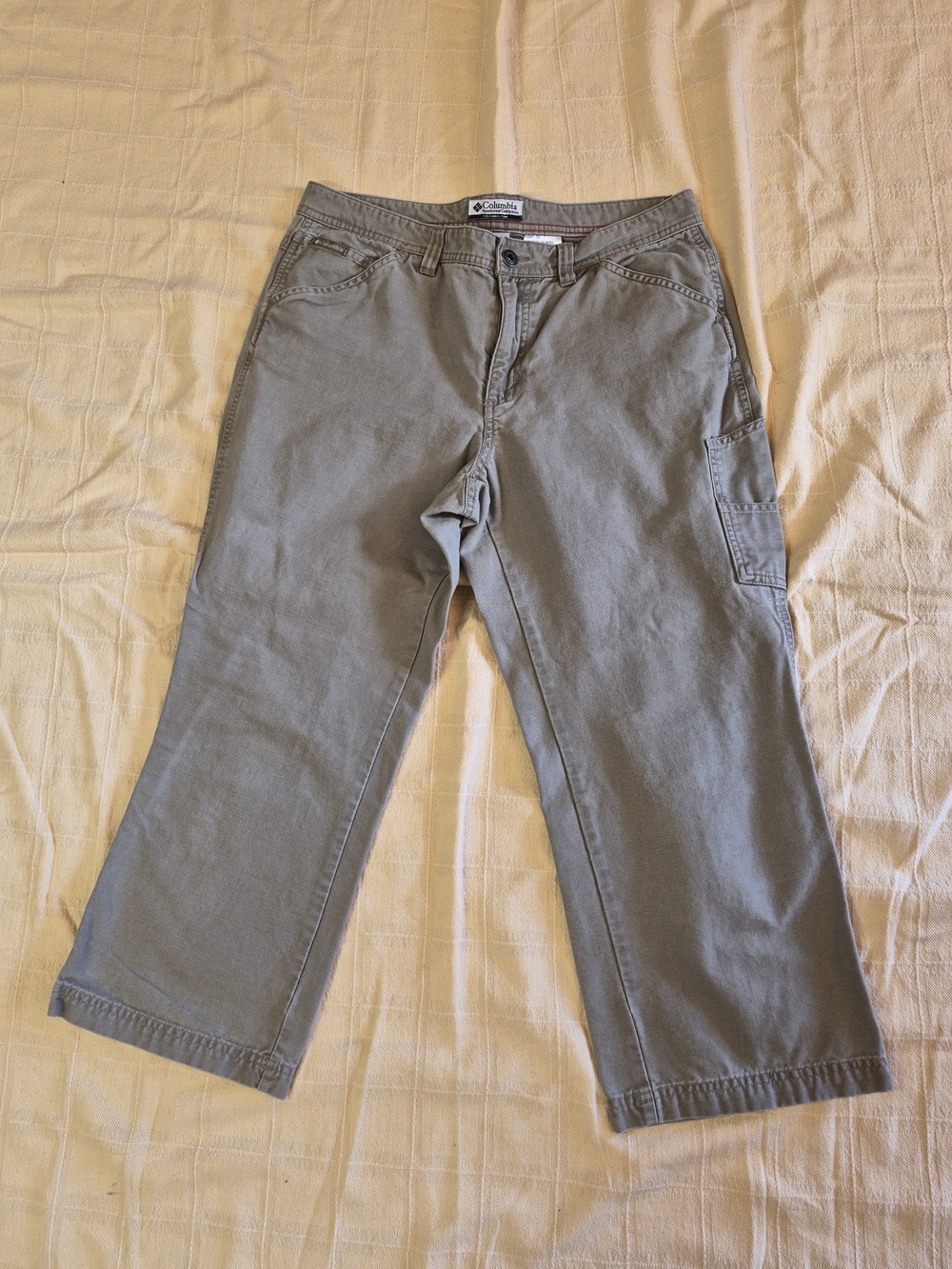 Columbia Women's Size 10  Olive Green Cargo Capris